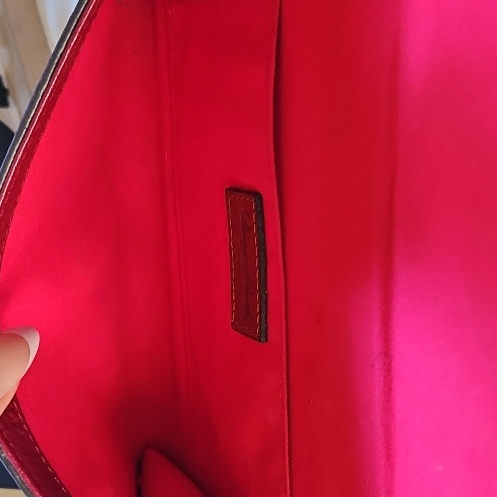 *SALE* - DOONEY & BOURKE Crossbody Wallet - Burgandy - EUC - Picture 4 of 5